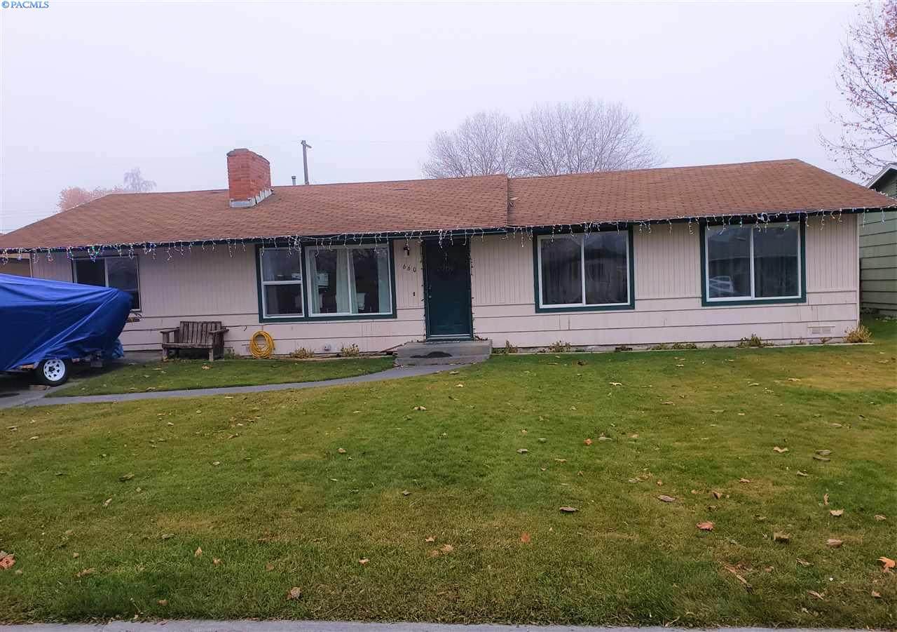 660 3rd Ave - Photo 1