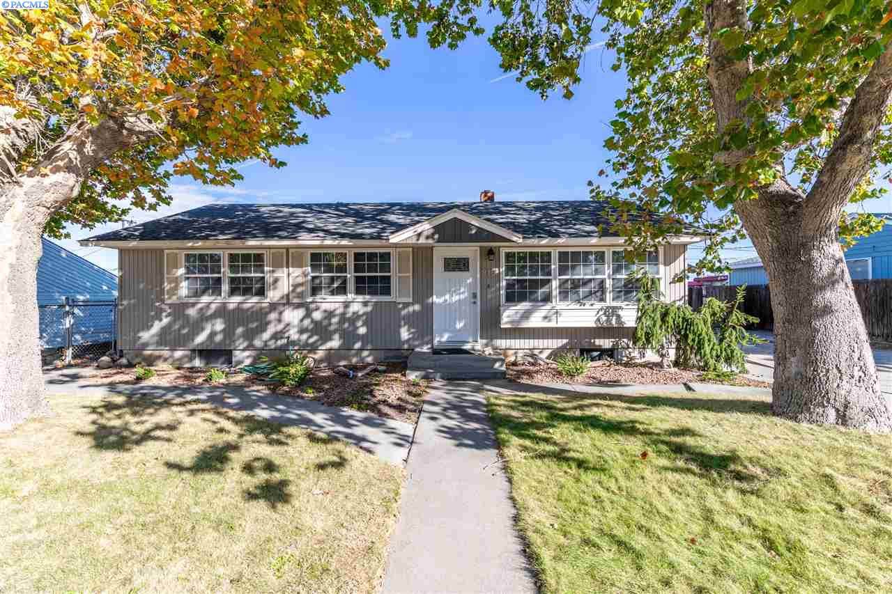 915 Green St - Photo 1