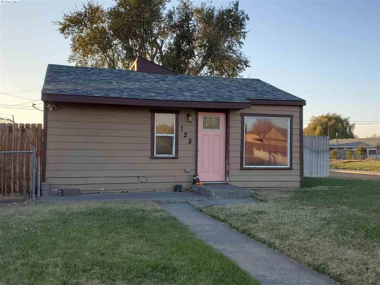 128 Douglas Ave - Photo 1