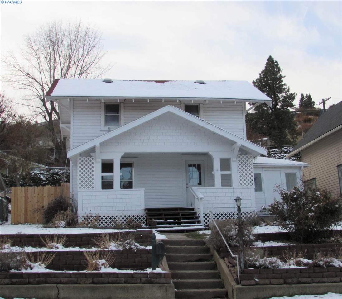 812 Meadow St - Photo 1