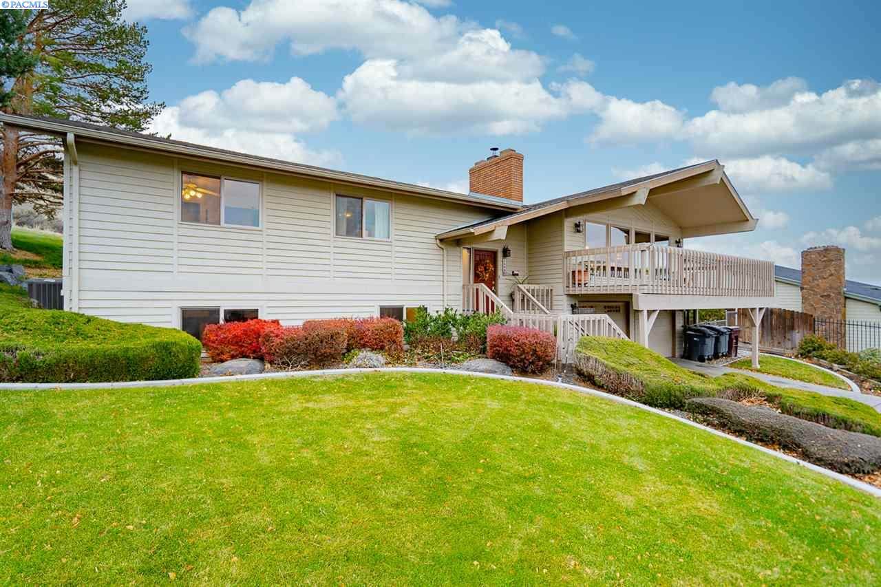 2608 Kellogg Ave - Photo 1