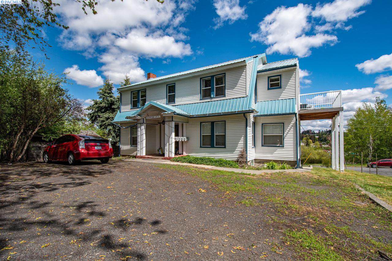 220 Gladstone - Photo 1