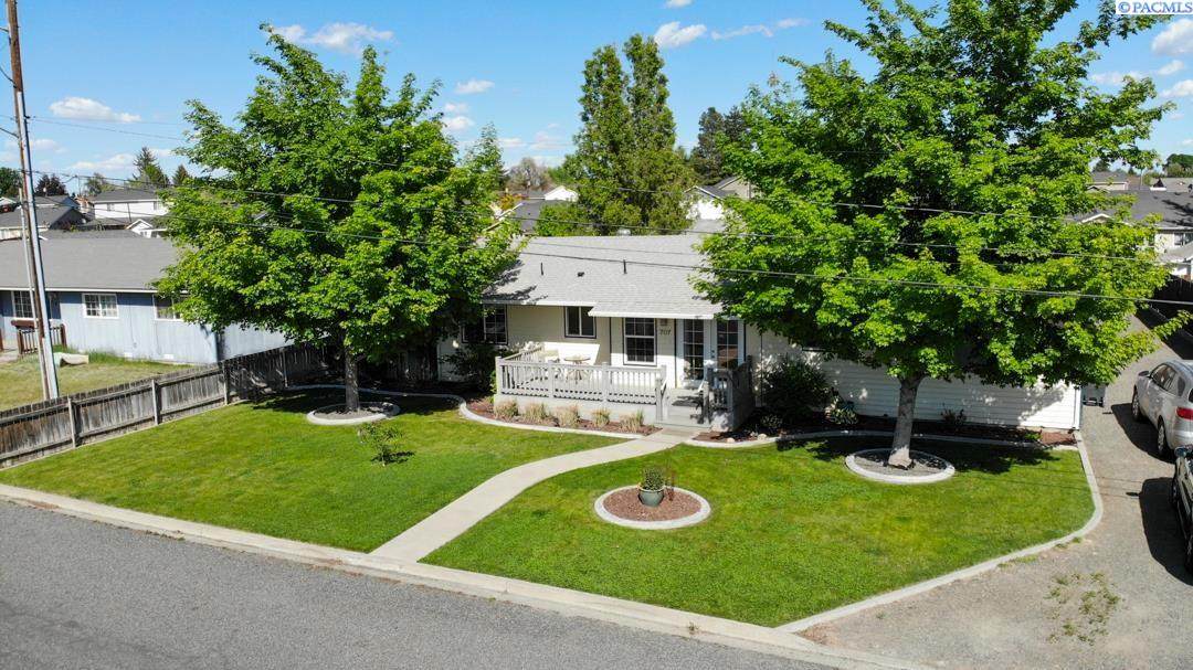 707 Larson Street - Photo 1