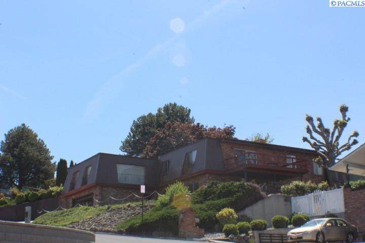 2856 Mayfair Drive - Photo 1