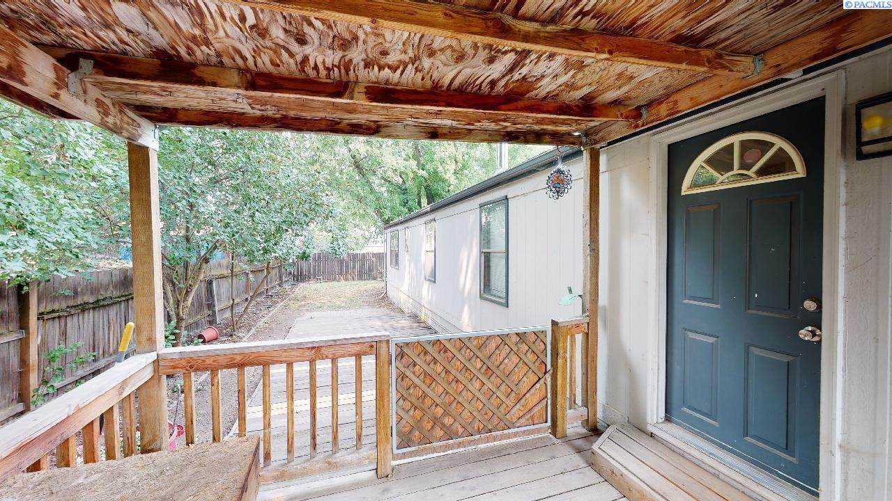 213 G Street - Photo 1