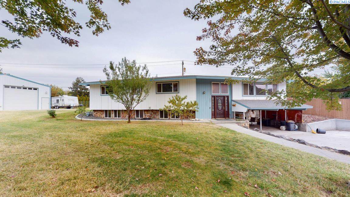 2020 Howell Avenue - Photo 1