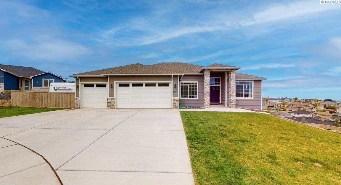 1095 Chinook Drive - Photo 1
