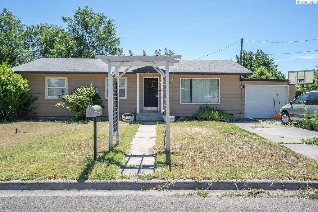 18 13th Avenue - Photo 1