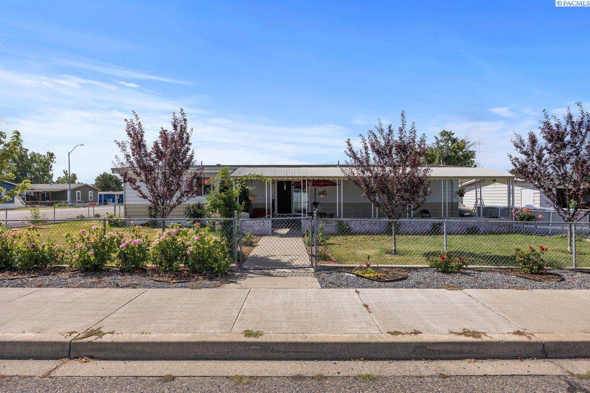 304 25th Ave. - Photo 1