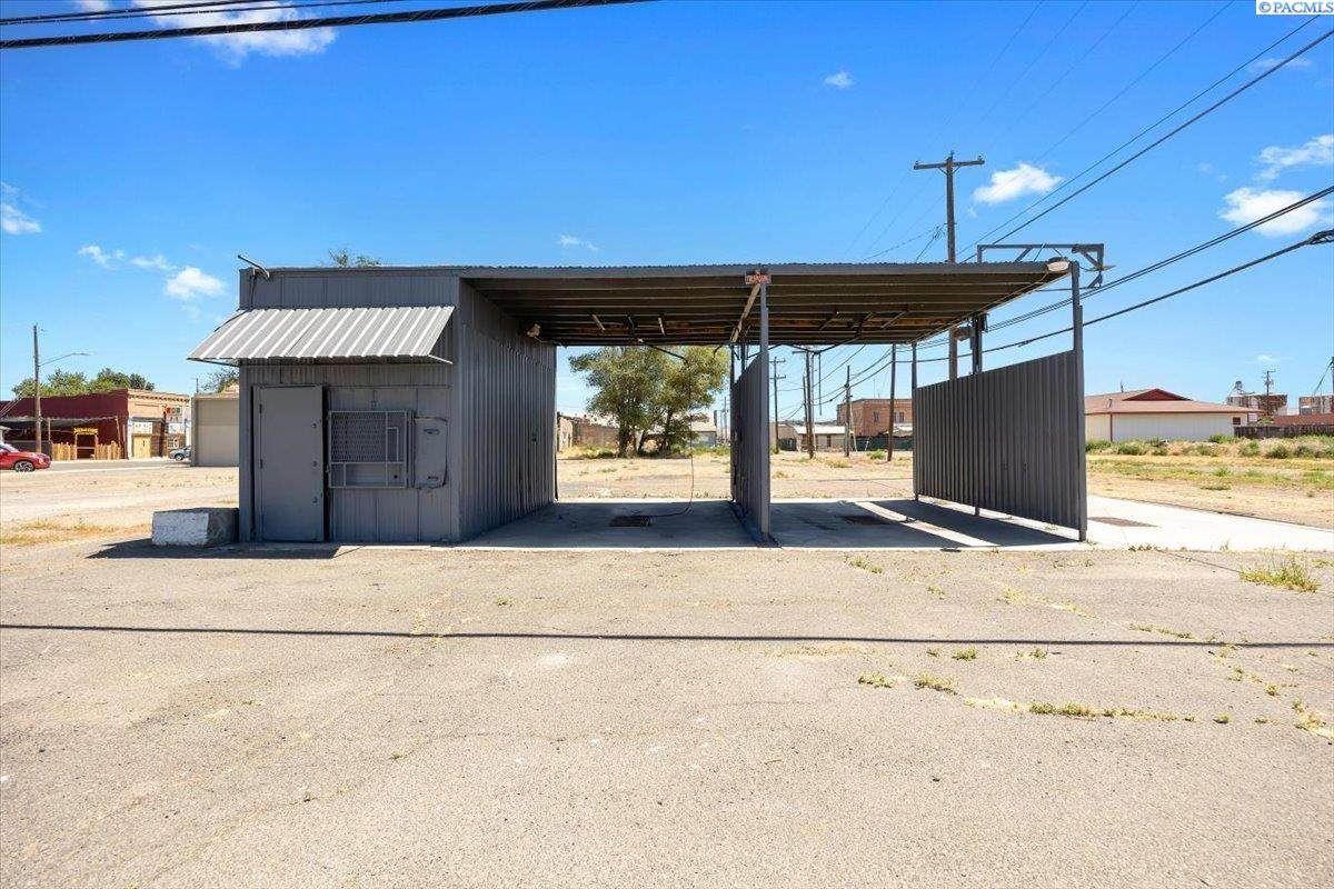 330 3rd St - Photo 1