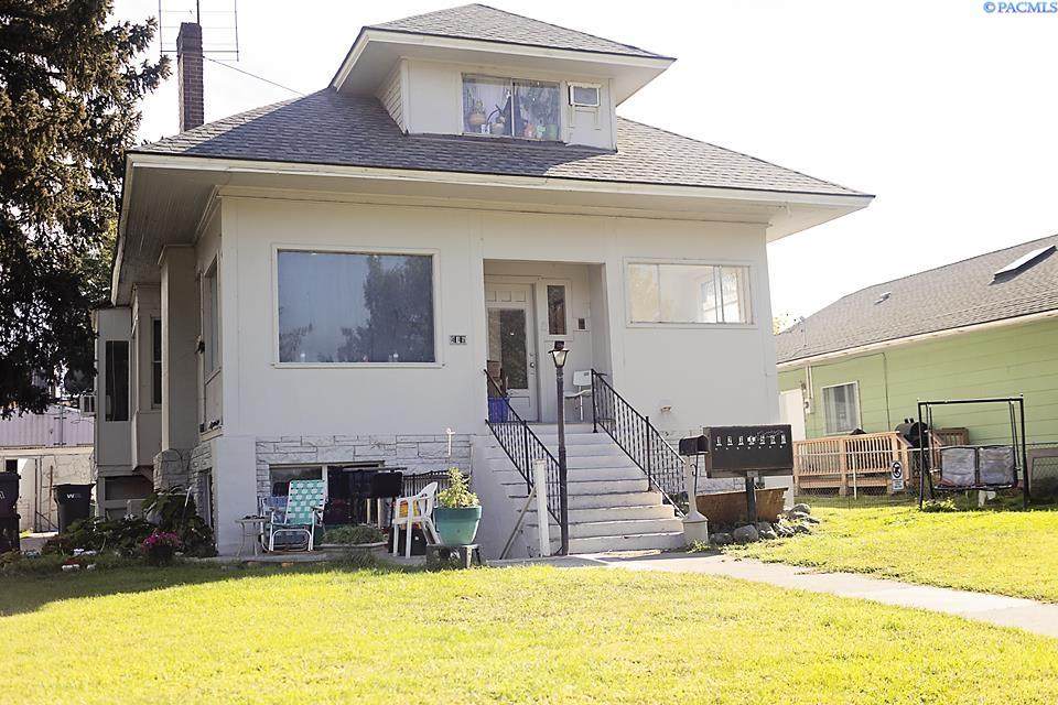 415 Albany Ave - Photo 1