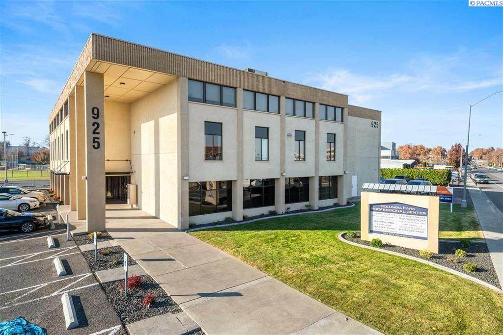 925 Stevens Drive, 1A - Photo 1