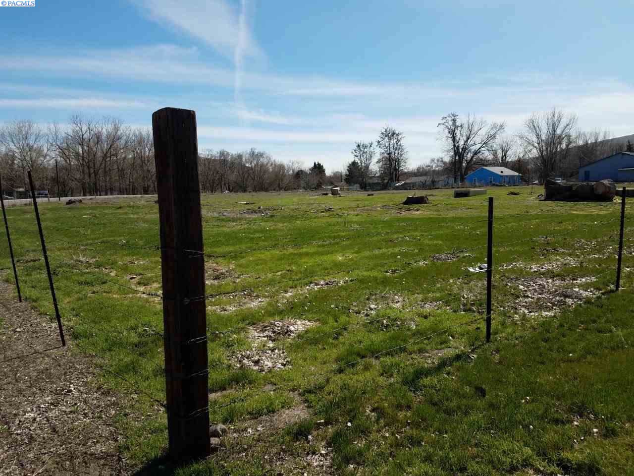 210 2nd St - Photo 1