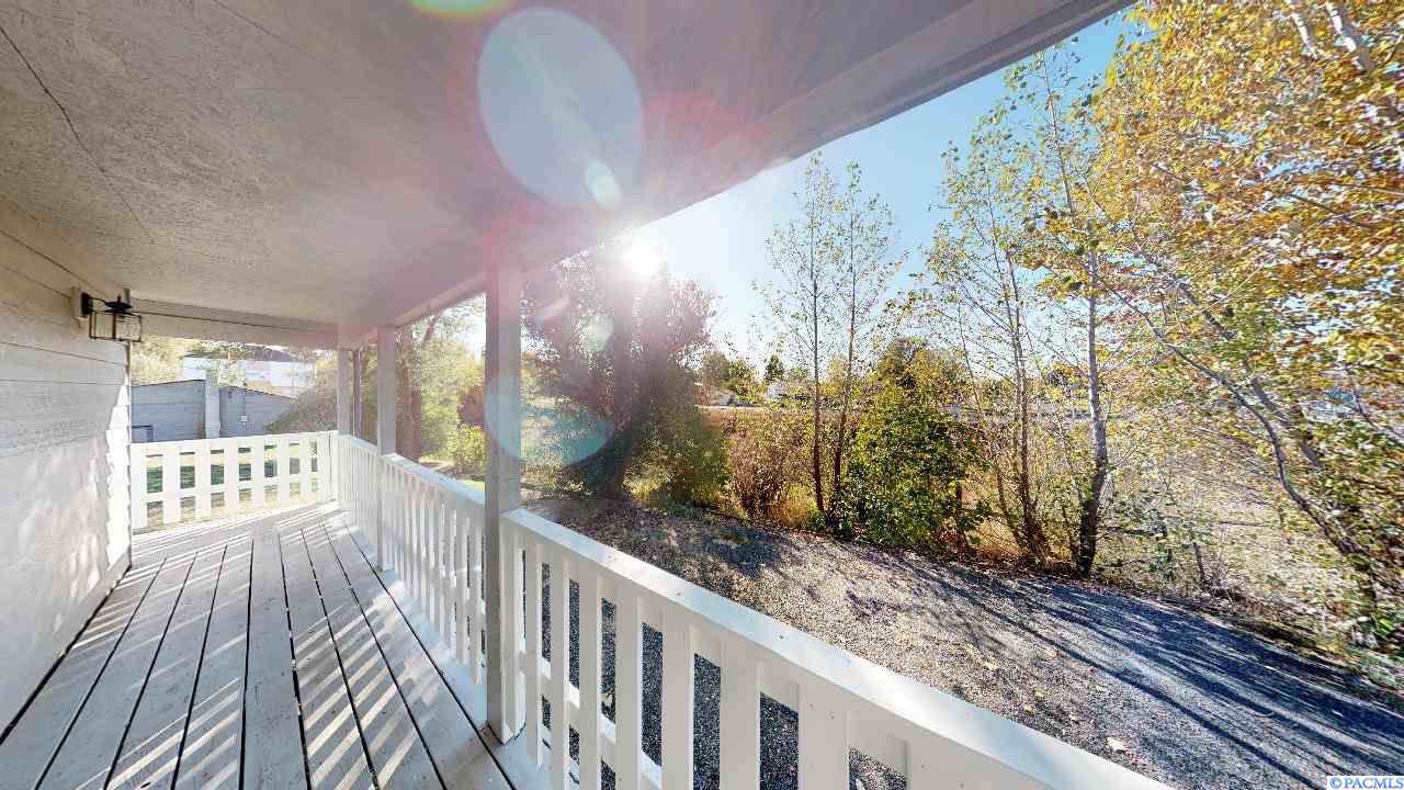 906 Broadway Street - Photo 1