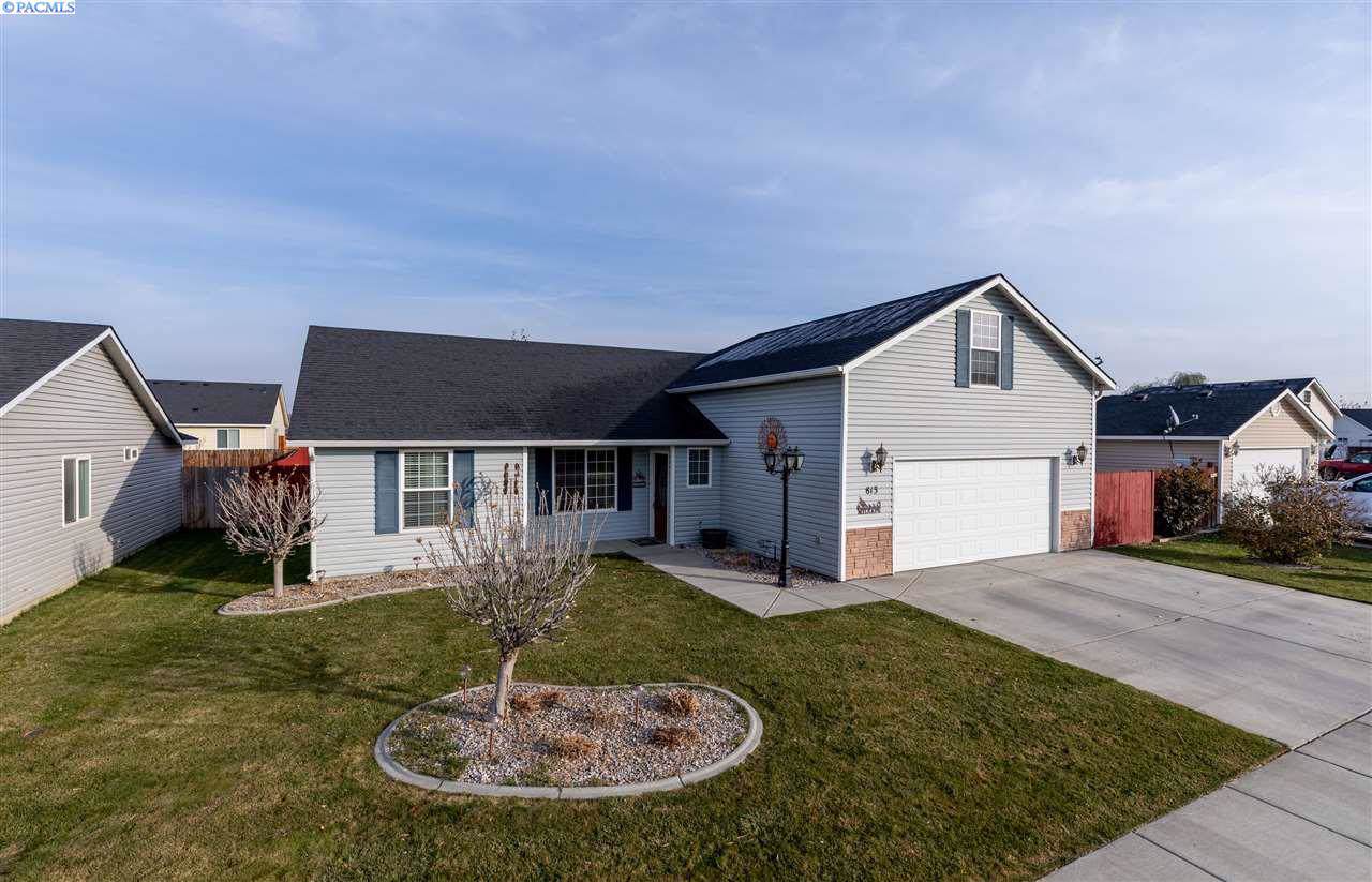 813 Esperanza Way - Photo 1