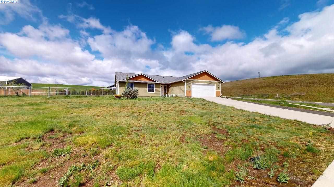 602 Palouse Court - Photo 1