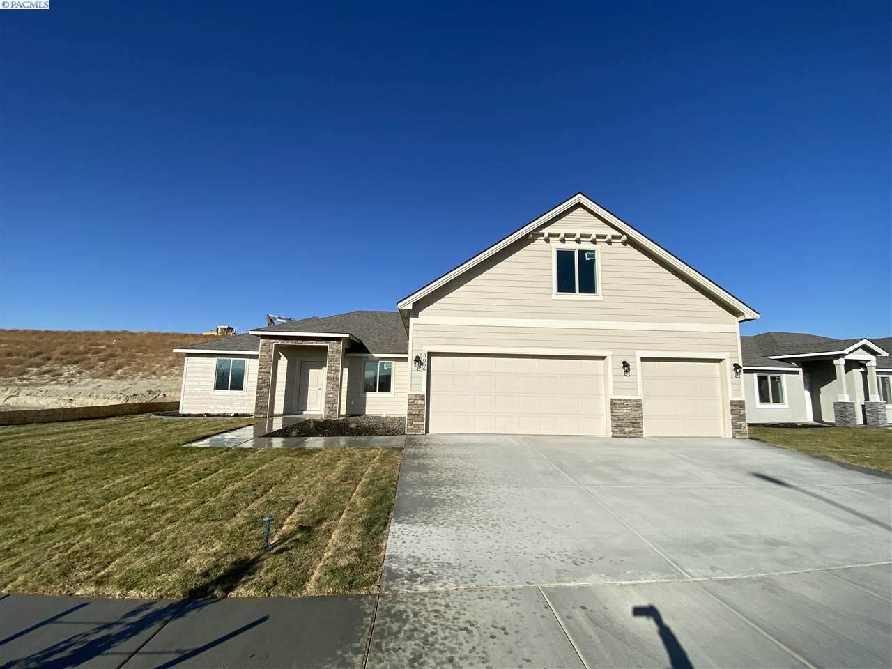 3056 Harrison St - Photo 1