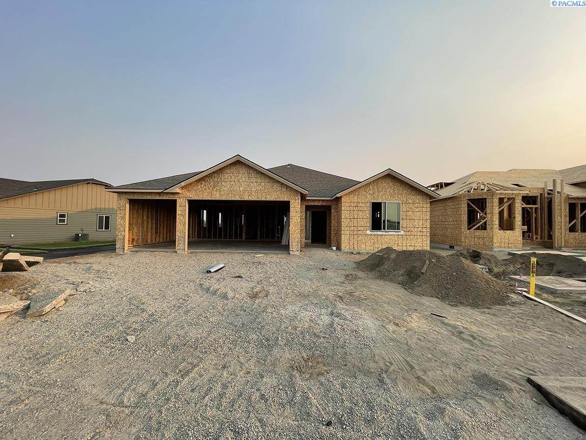 8004 Massey Dr - Photo 1