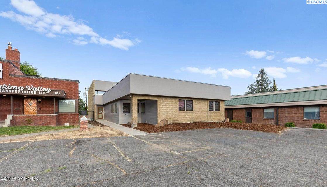 303 12th Ave - Photo 1