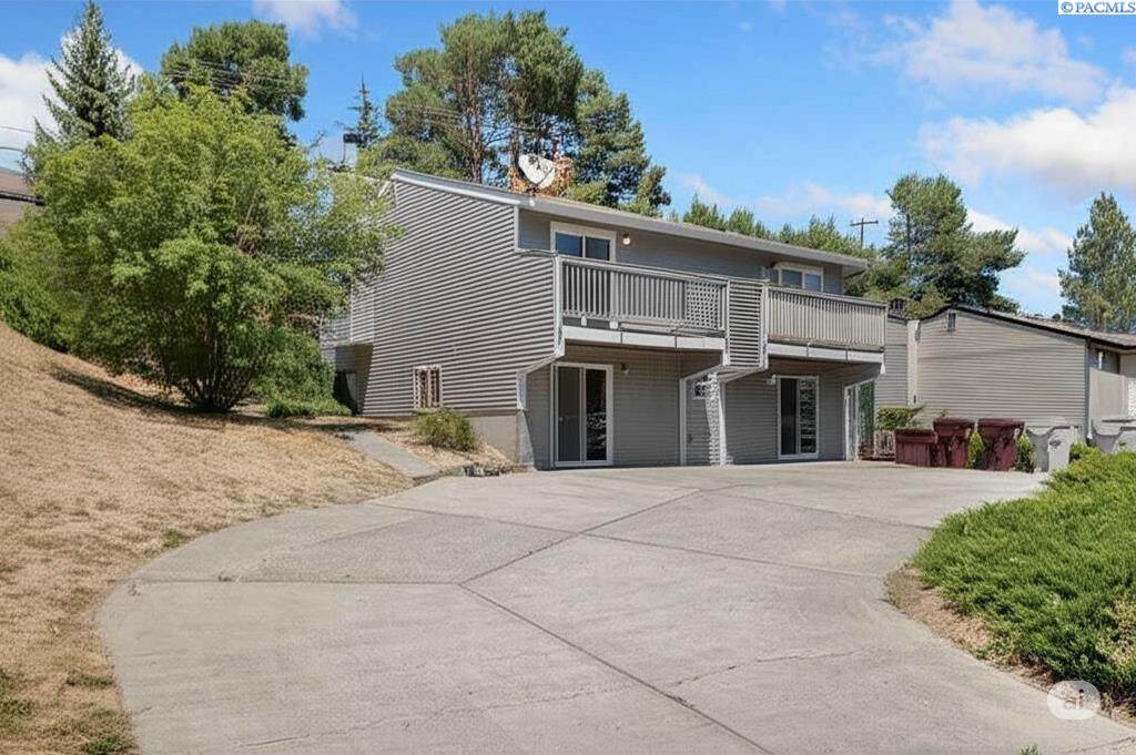 140 / 142 Larry Street - Photo 1