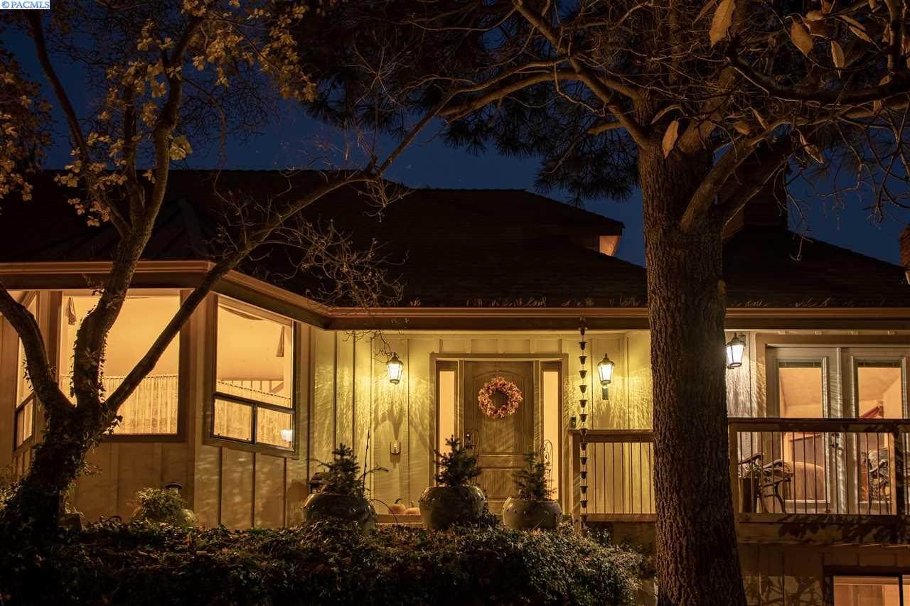 266 Greenview Drive - Photo 1