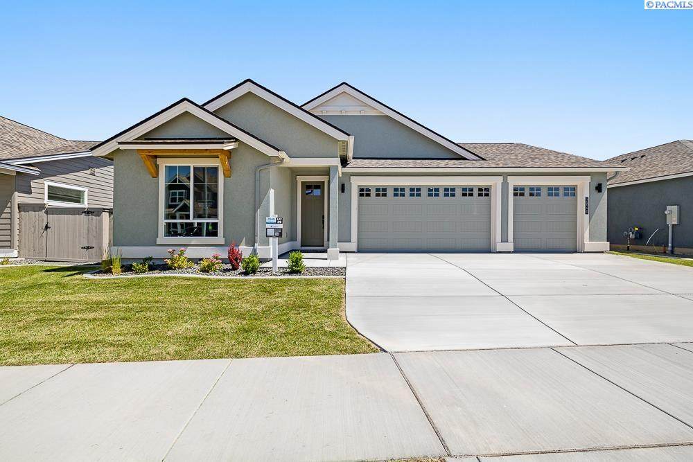 2840 Avrio Ave - Photo 1
