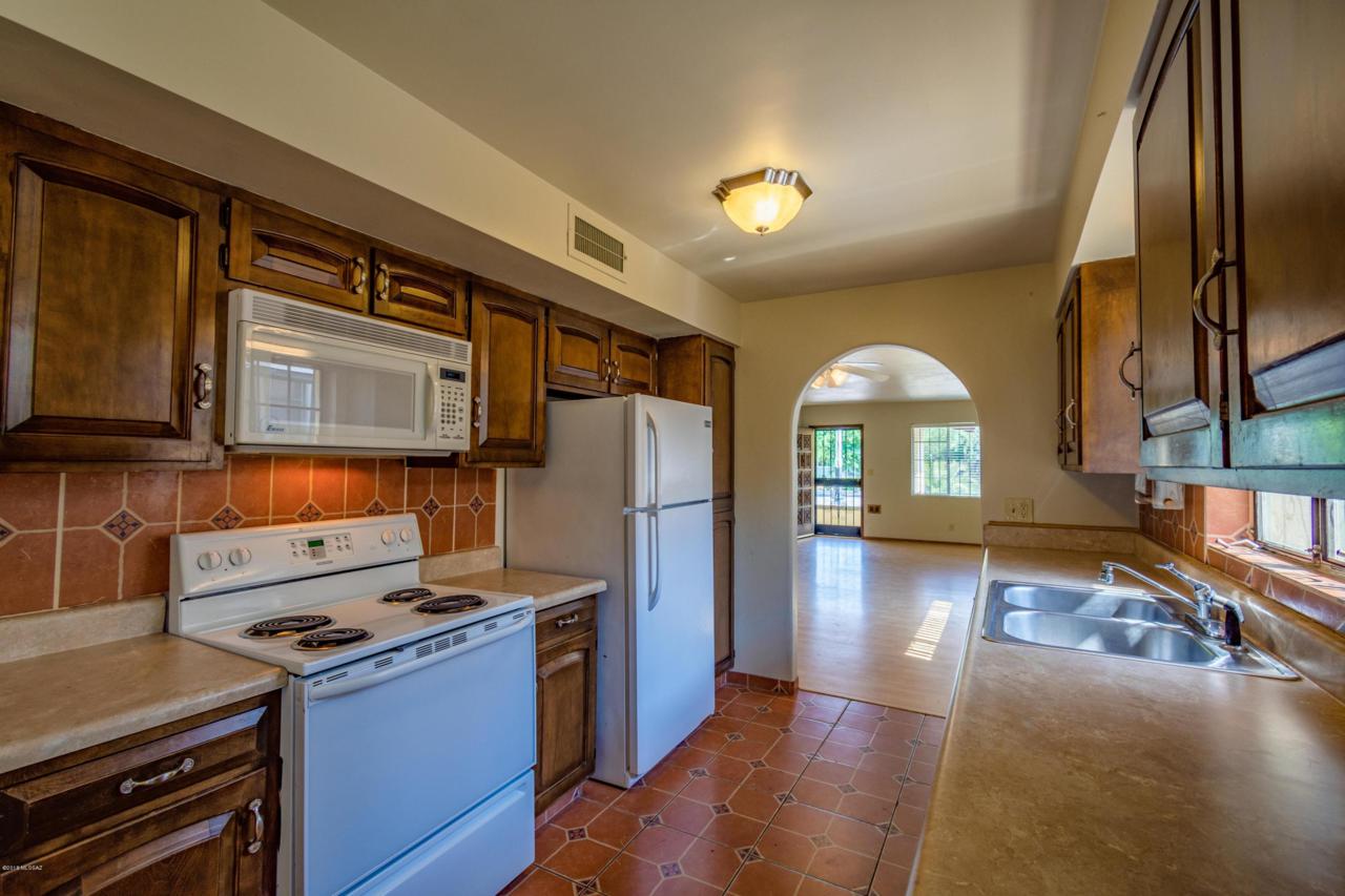 536 University Boulevard - Photo 1