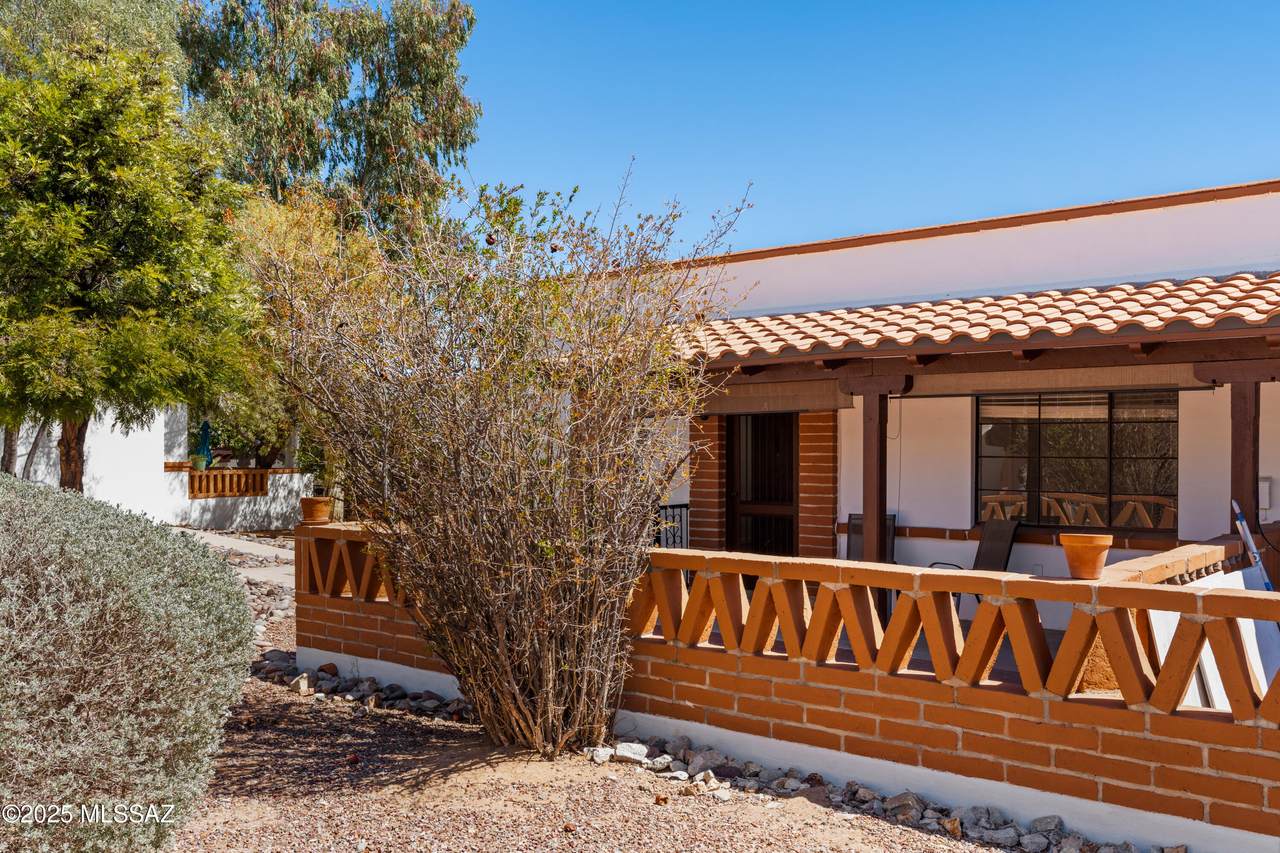 207 Paseo Tierra - Photo 1