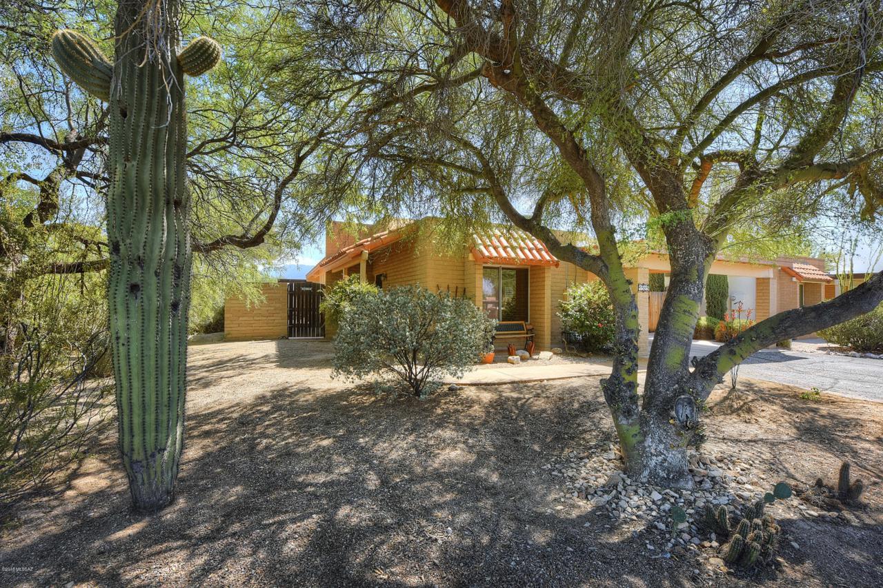 1525 Moonbeam Place - Photo 1