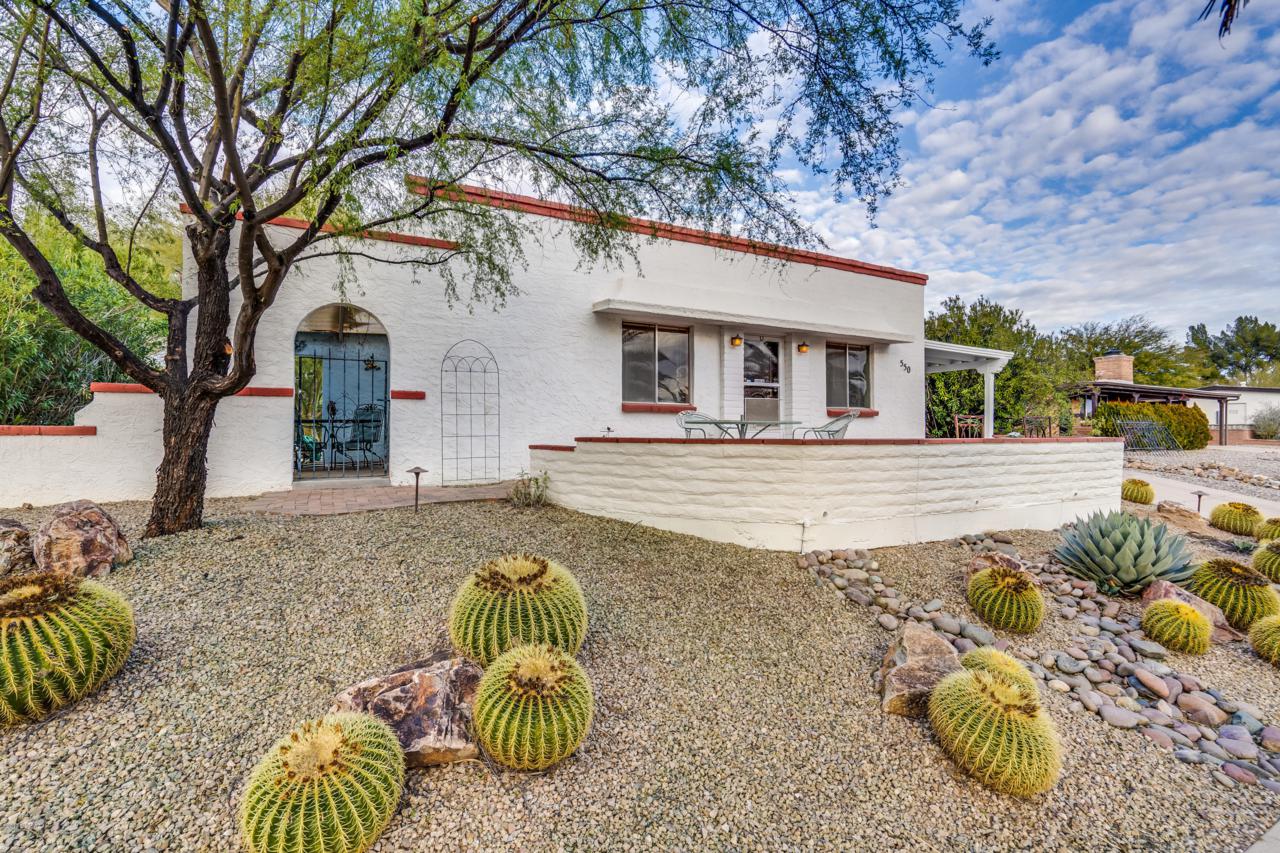 550 Abrego Drive - Photo 1