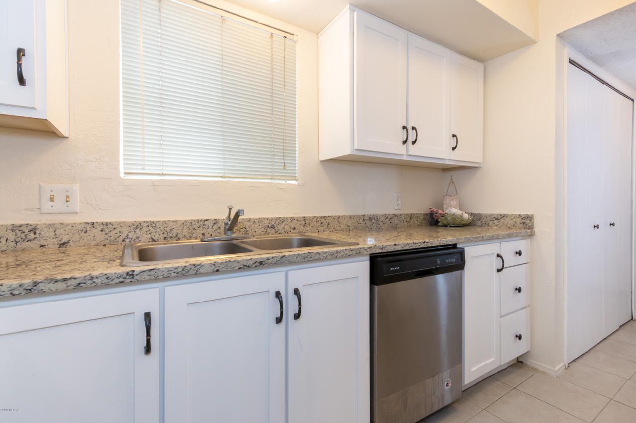 2601 Broadway Boulevard - Photo 1
