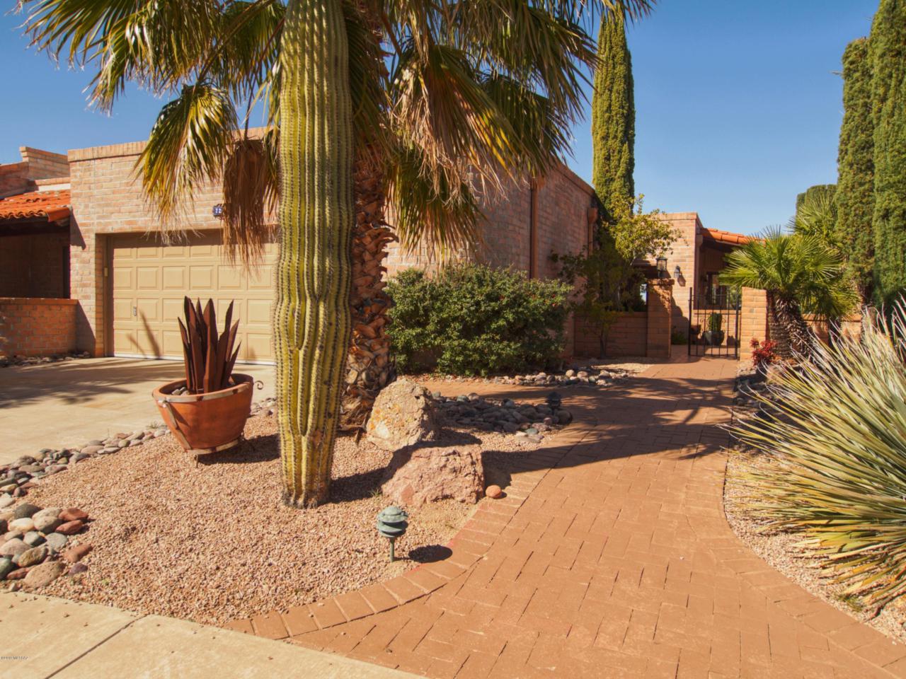 724 Desert Hills Drive - Photo 1