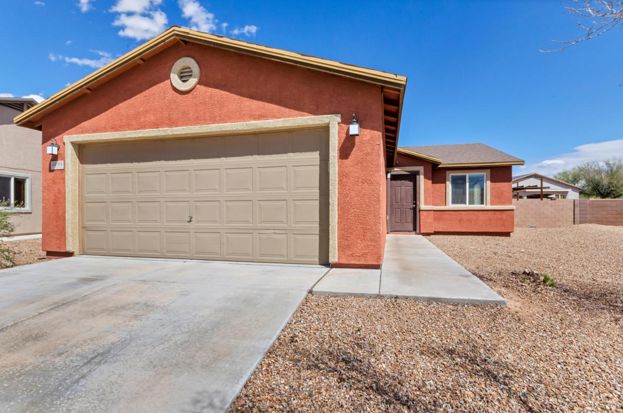 5095 Fishhook Court - Photo 1