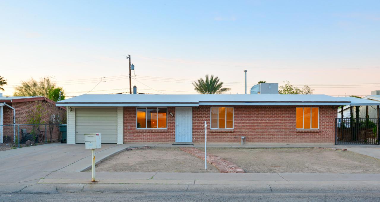 924 Simmons Street - Photo 1