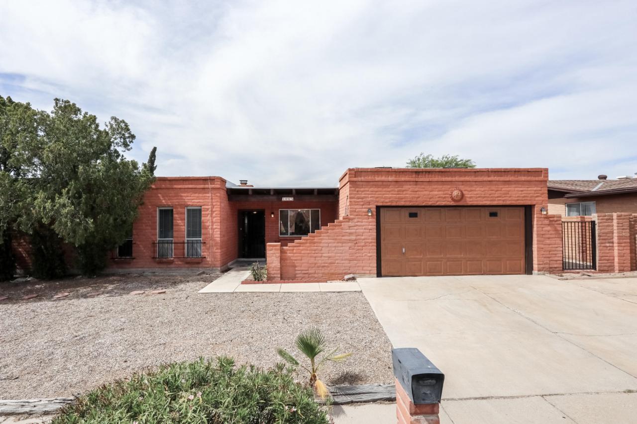 9633 Baker Street - Photo 1