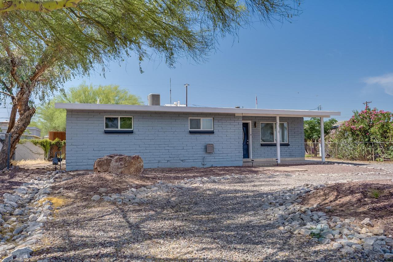 5818 21St Street - Photo 1