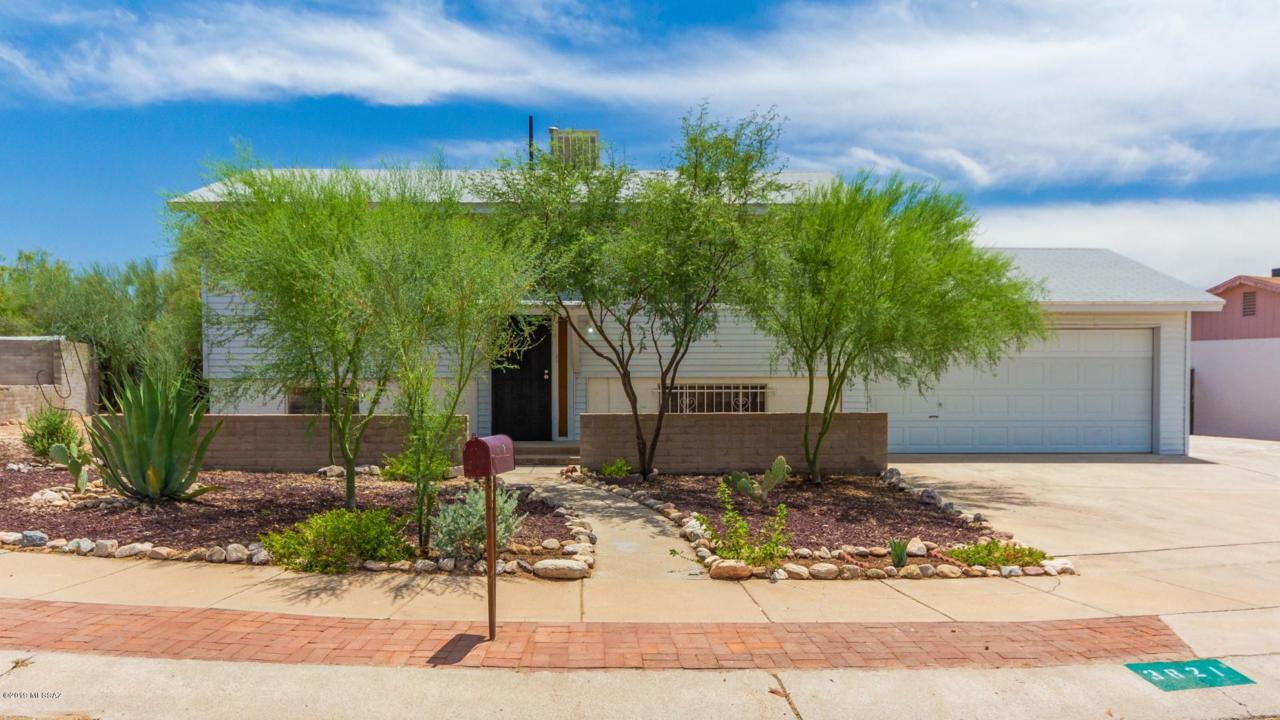 3821 North Aire Place - Photo 1