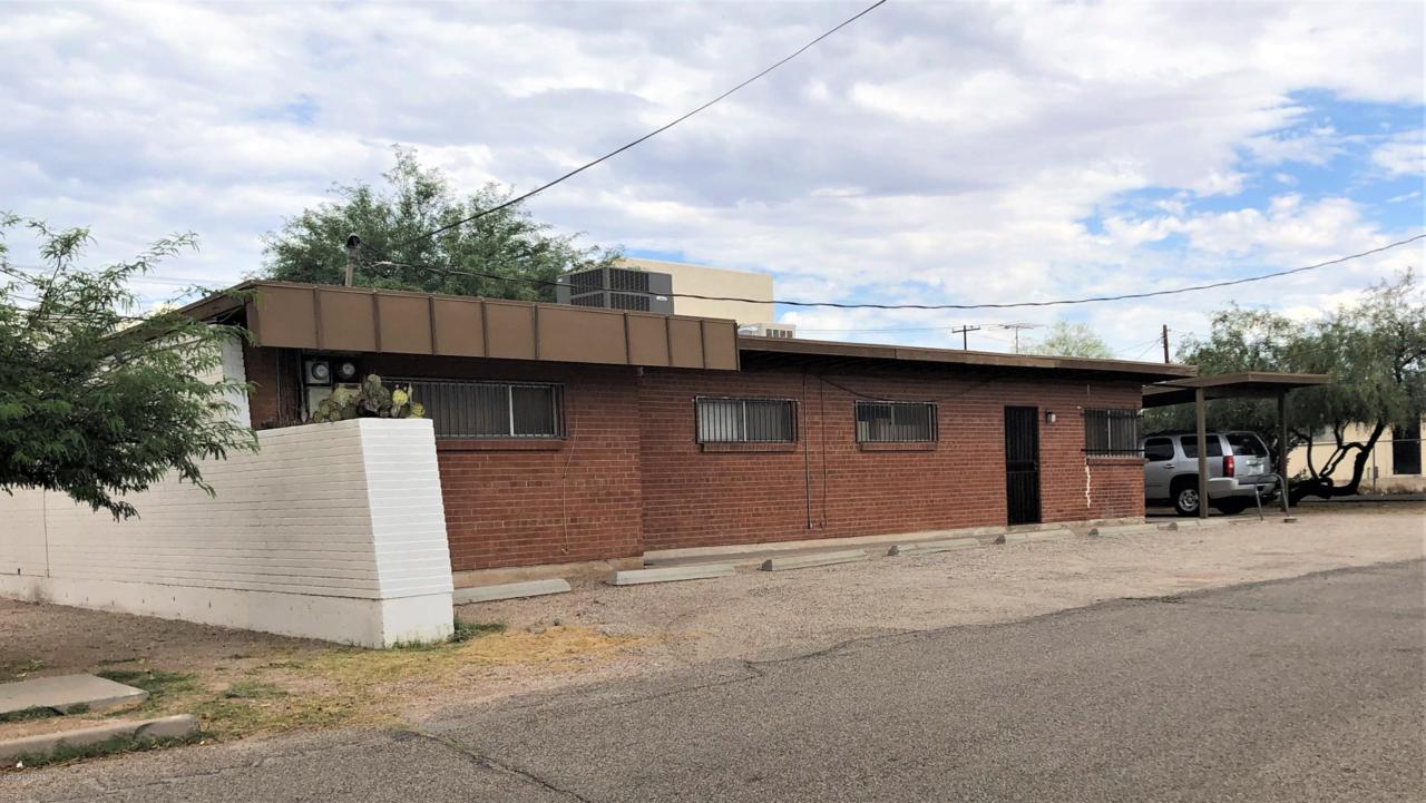 219 Speedway Boulevard - Photo 1