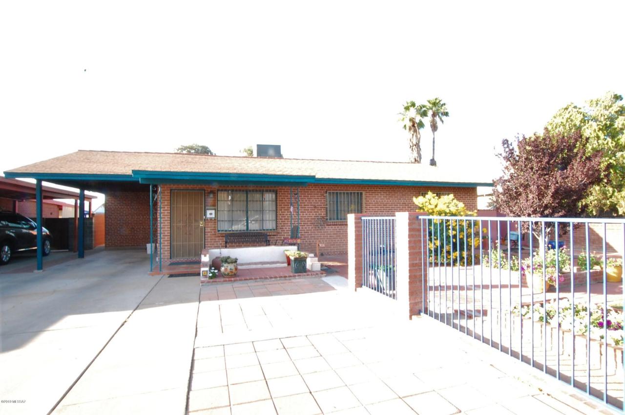 2633 19th Street - Photo 1