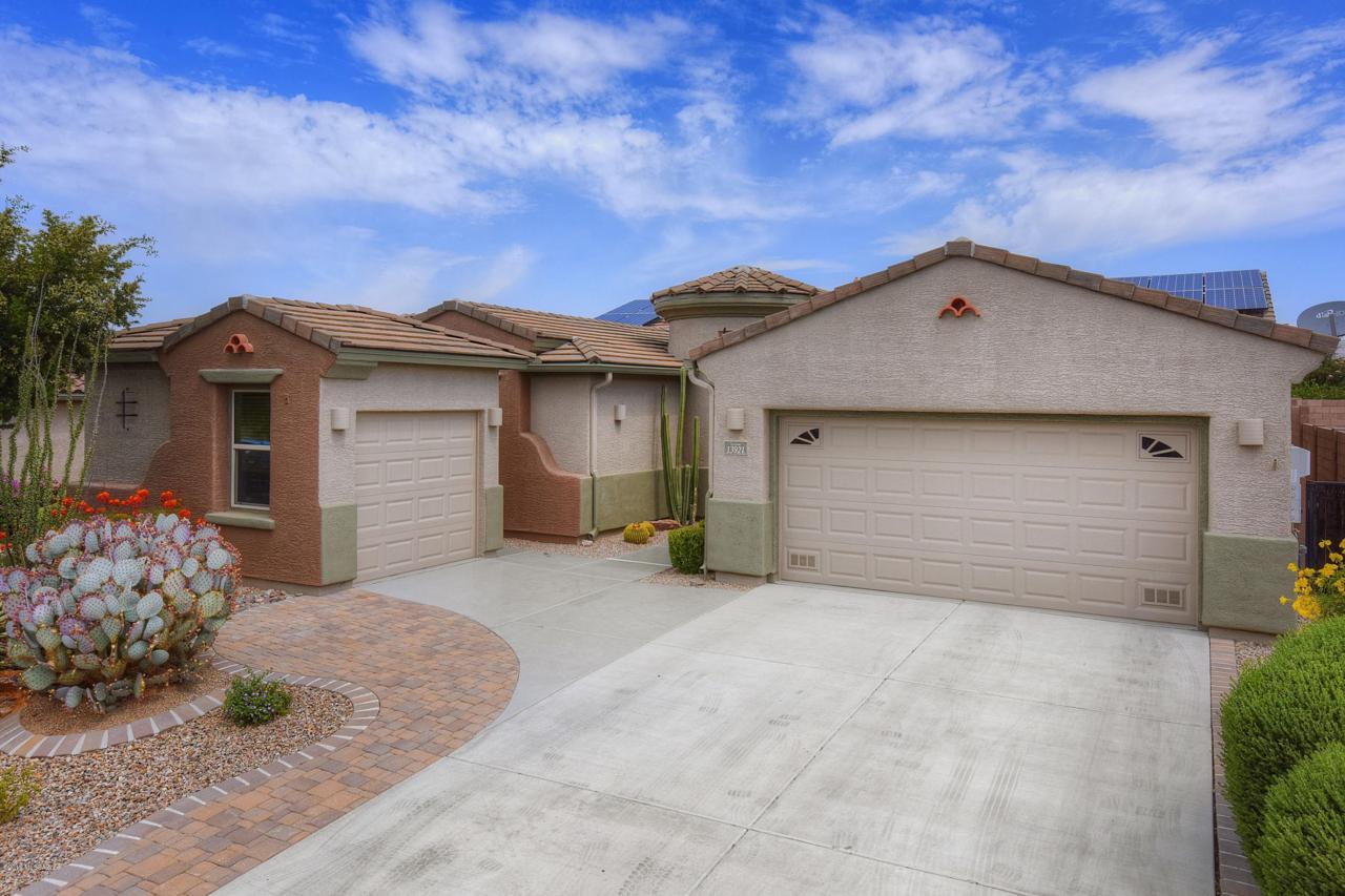 13921 Poelstra Street - Photo 1
