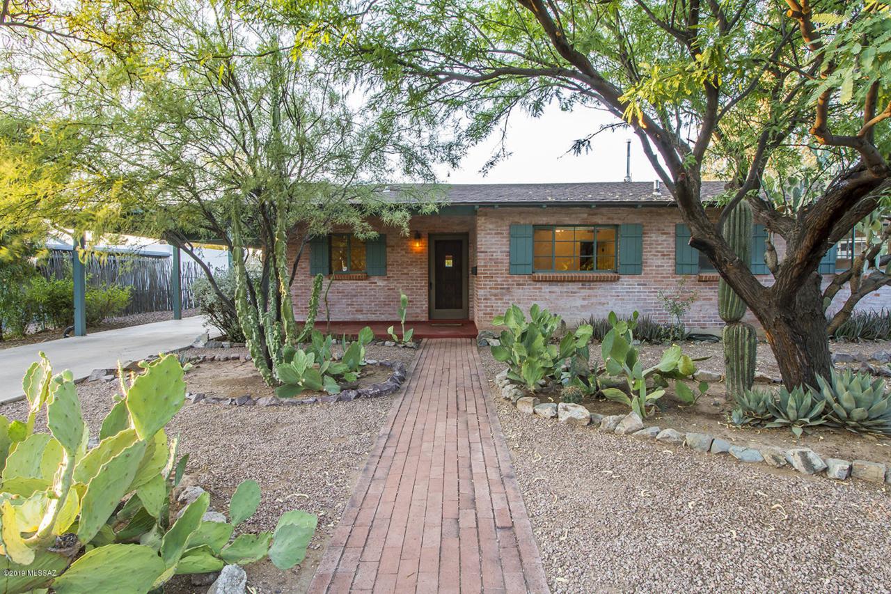 2725 Arroyo Chico - Photo 1