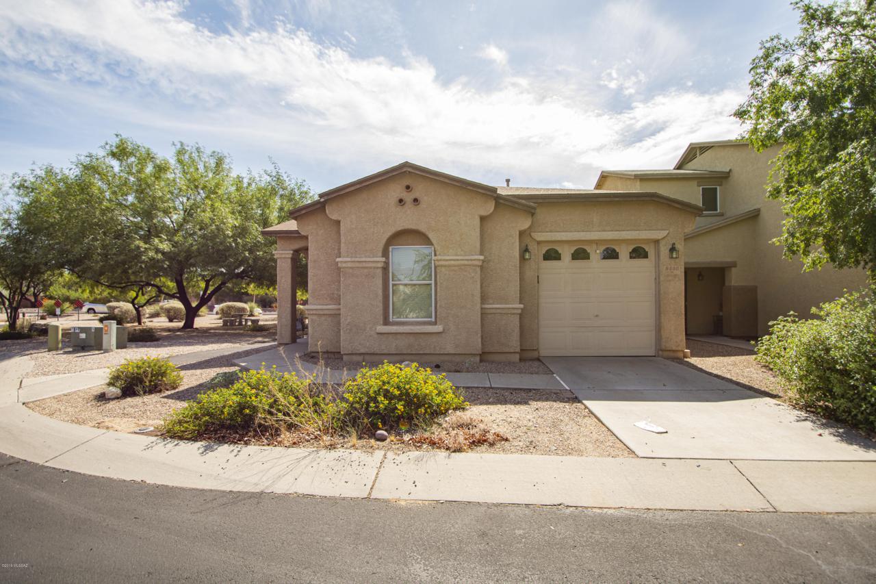 8440 Placita De Los Laureles - Photo 1