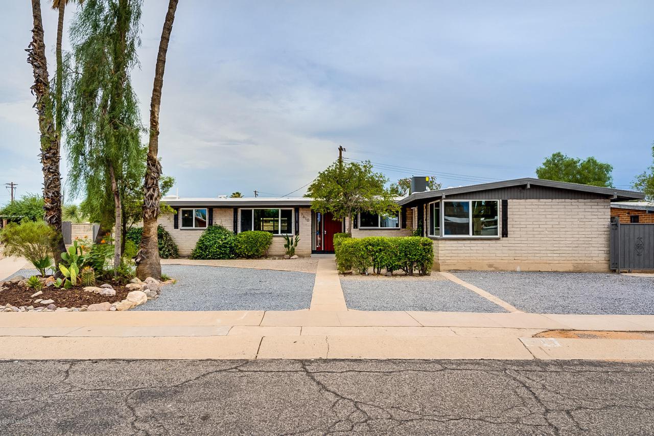 7610 33Rd Street - Photo 1