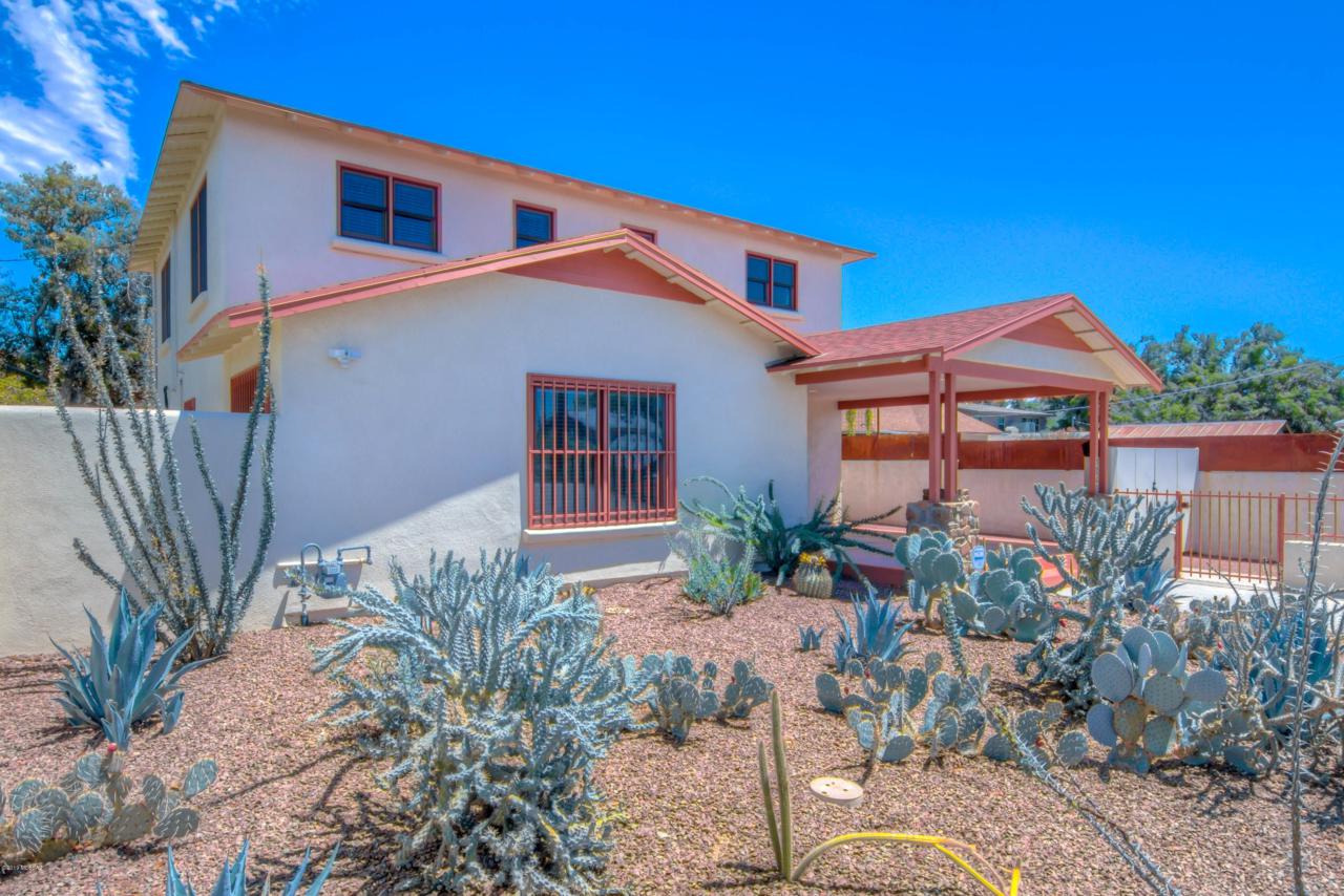 1040 Arizona Avenue - Photo 1
