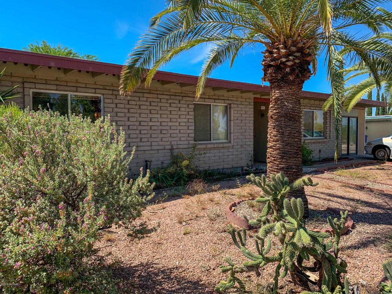 9542 28Th Street - Photo 1