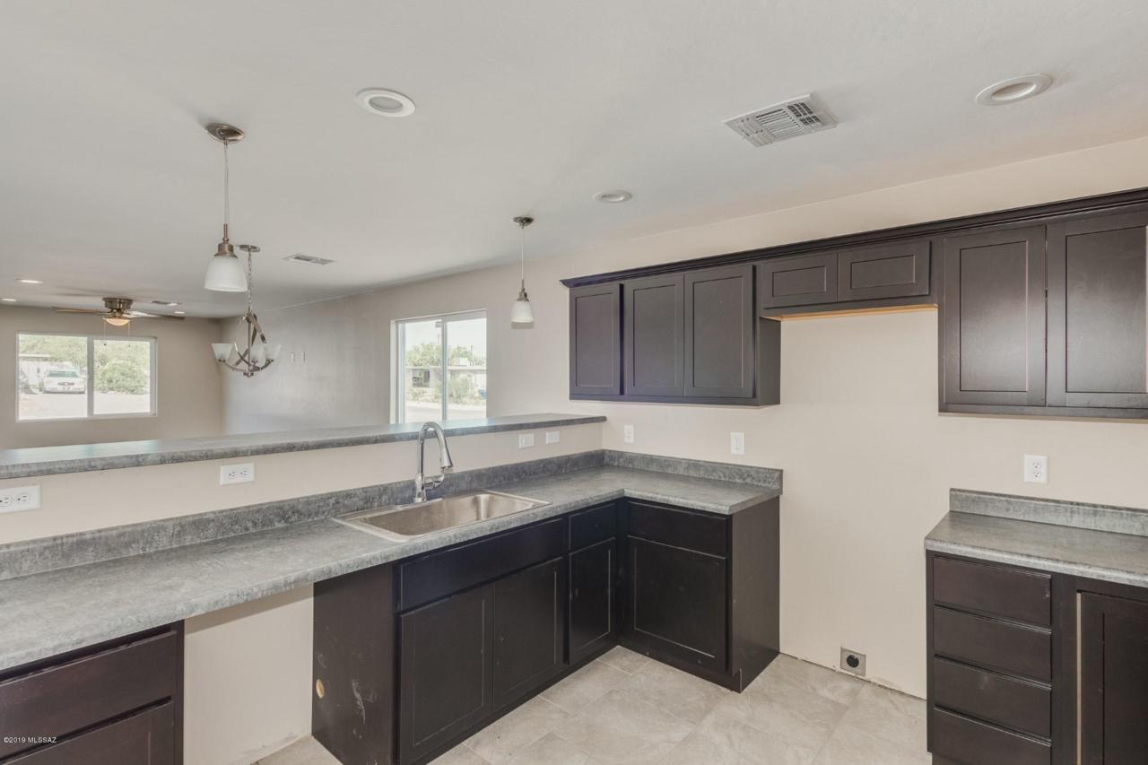 137 25th Street - Photo 1