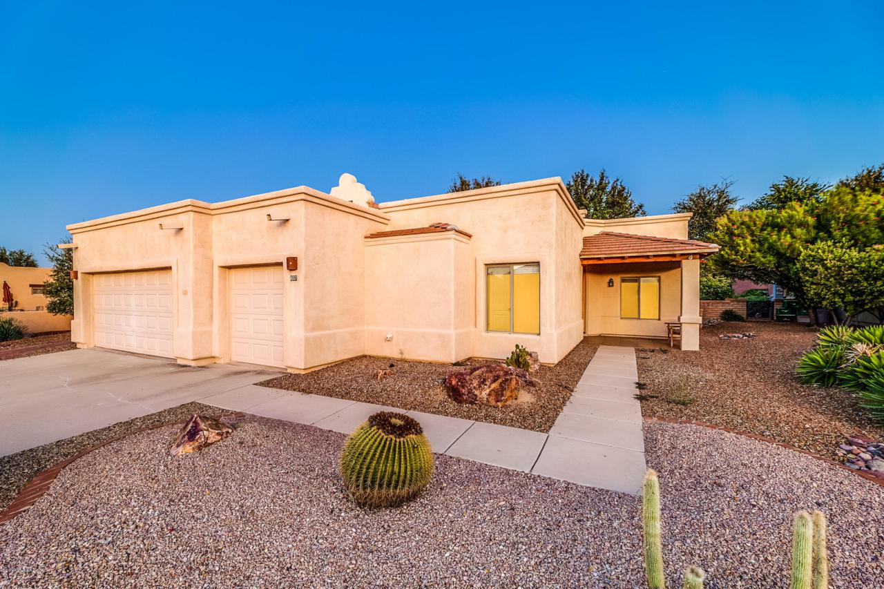 637 Tiger Place - Photo 1
