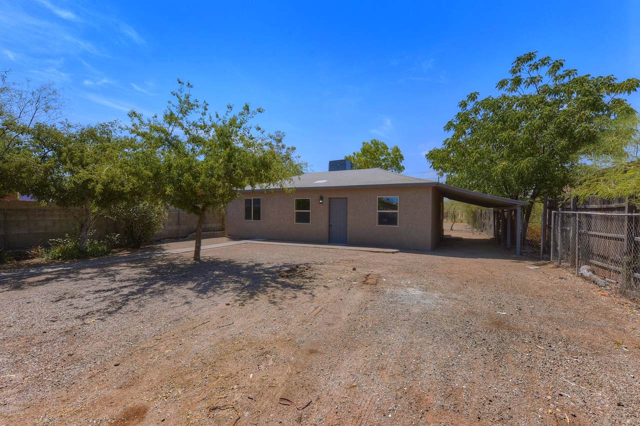 932 34th Street - Photo 1