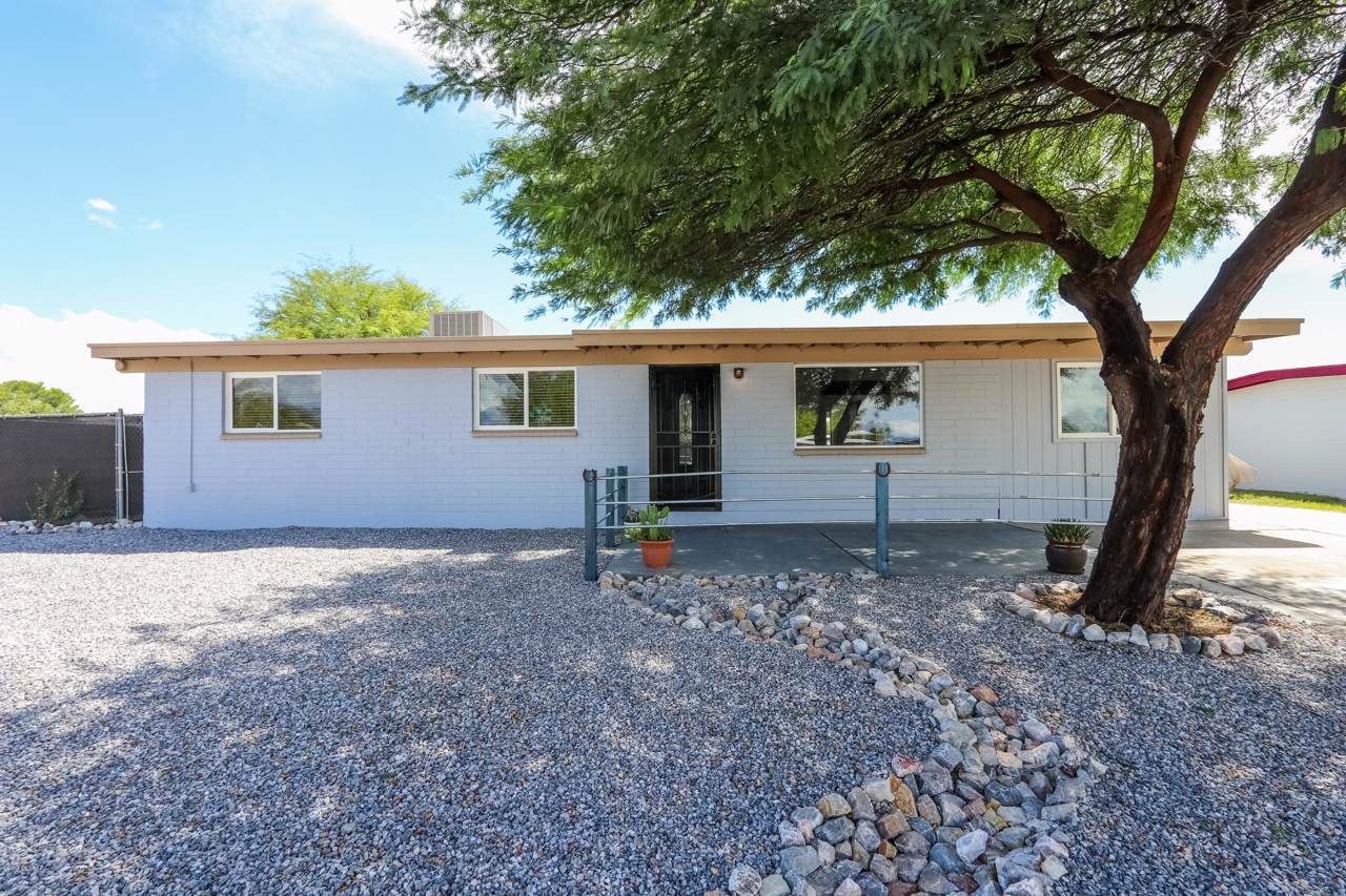 8534 Ruby Drive - Photo 1