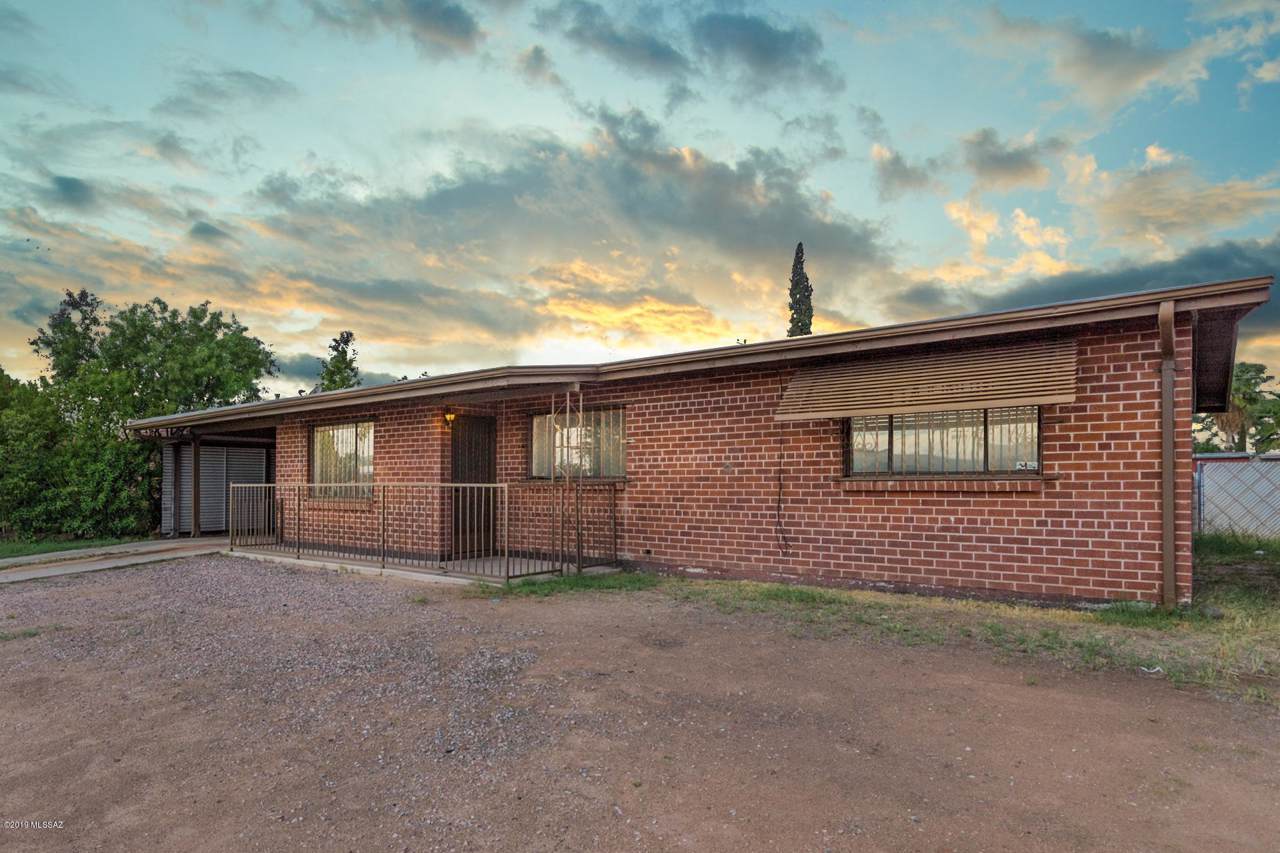 1024 Thurber Street - Photo 1